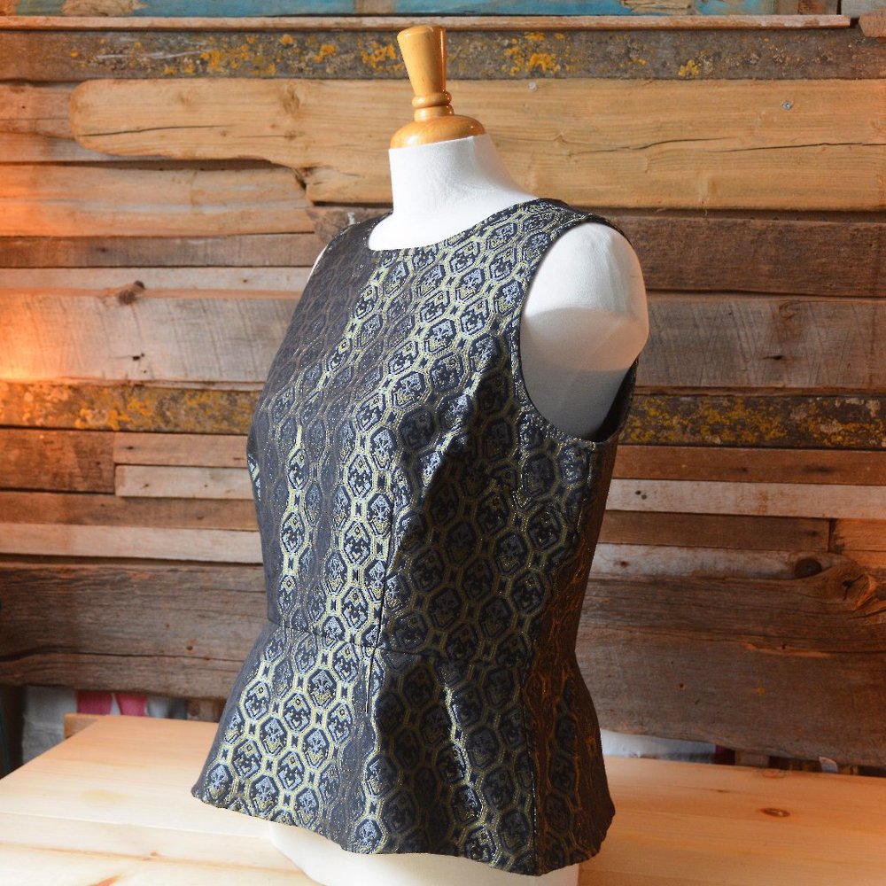 Worthington Top (L) Gold and Black